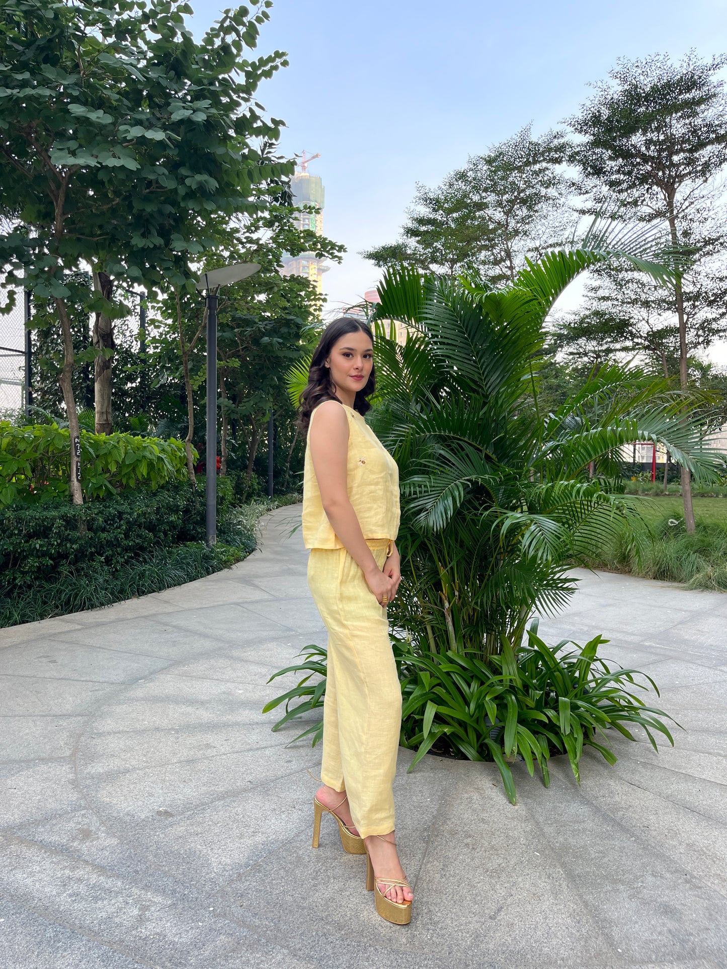 Linen Bee Co-ord Set – Sunny Yellow 100% Linen Summer Outfit